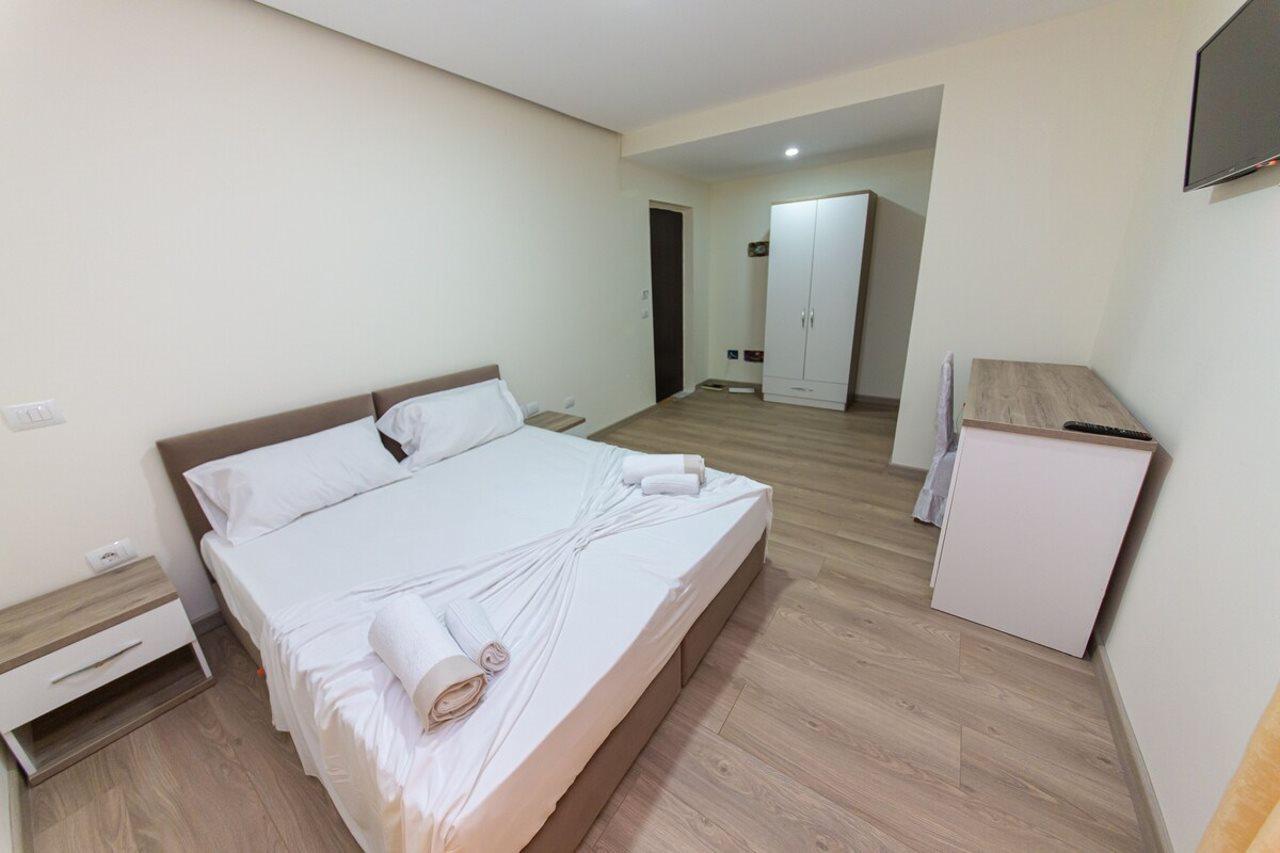 Esal Hotel Durrës Exterior foto