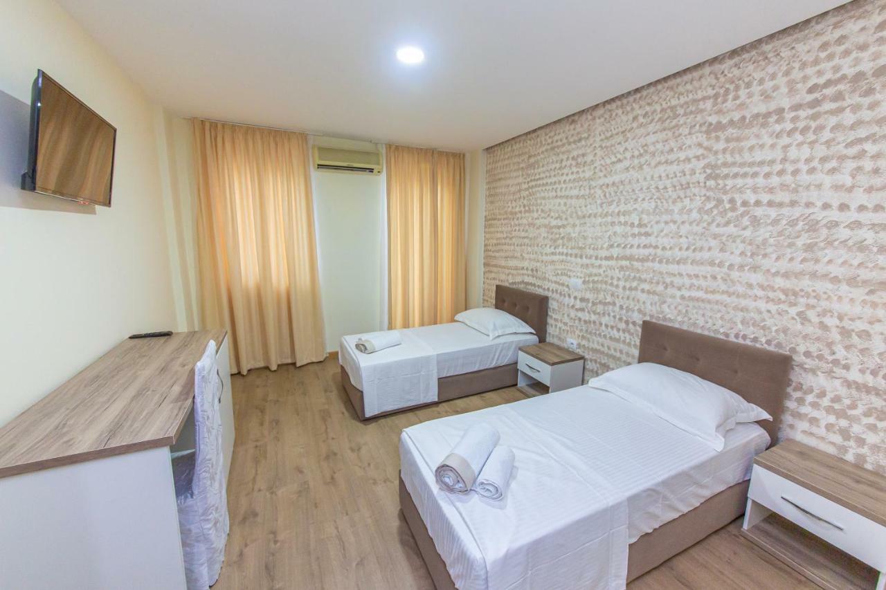 Esal Hotel Durrës Exterior foto